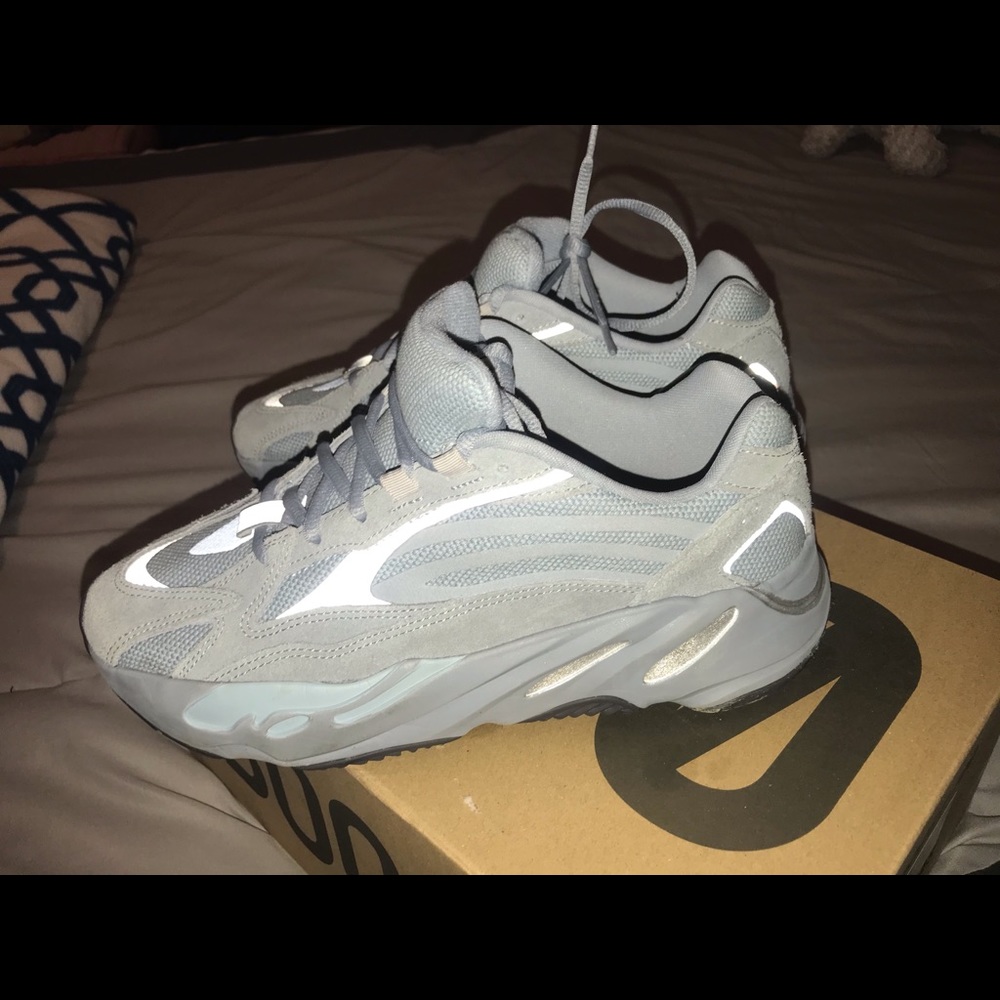 Yeezy Boost 700 V2
